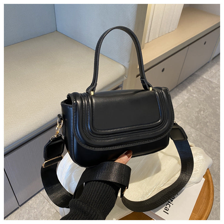 Petit sac carré à rabat simple